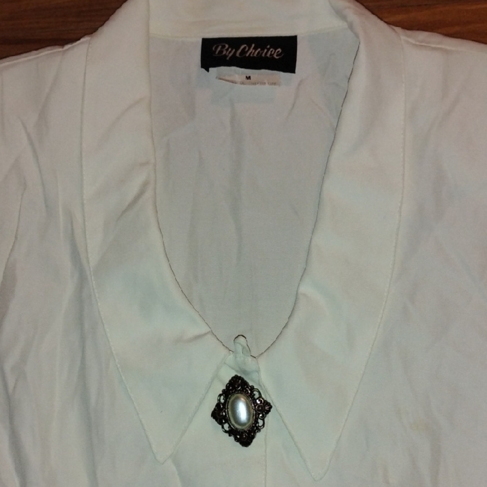 Elegant White Button-Down Blouse - Picture 2 of 5